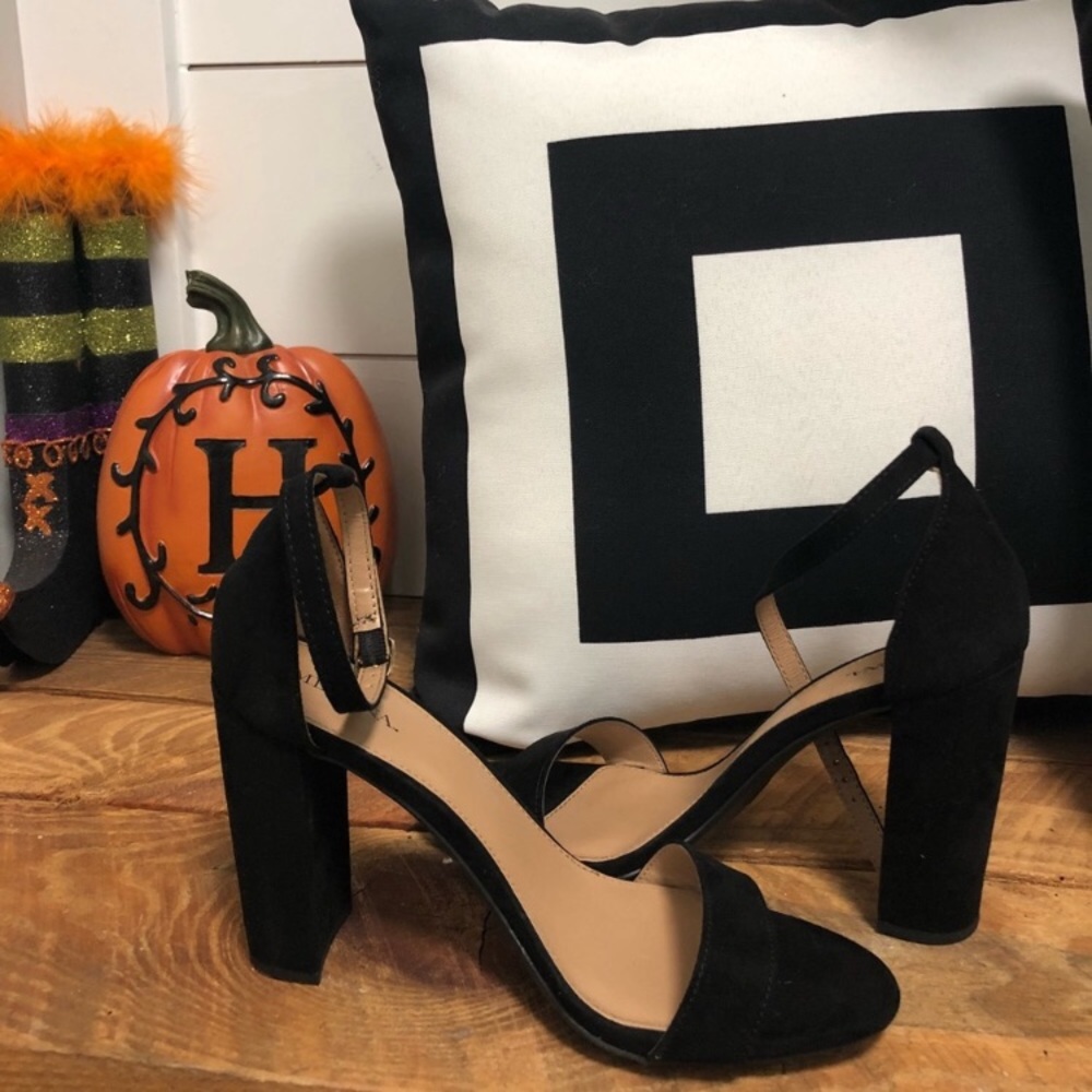 black strappy heels